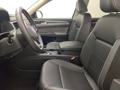 Used 2023 Volkswagen Atlas SE w/ Black Wheel Package FWD image 17
