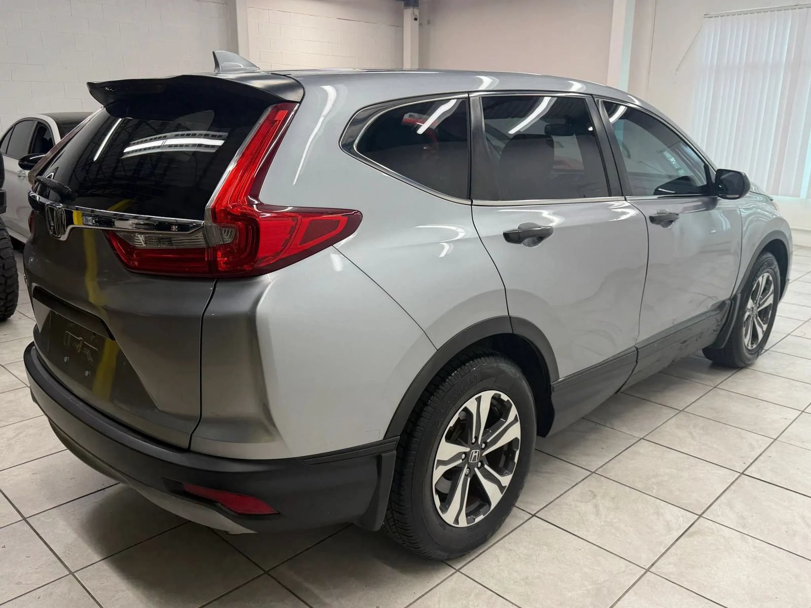Used 2018 Honda CR-V LX image 9