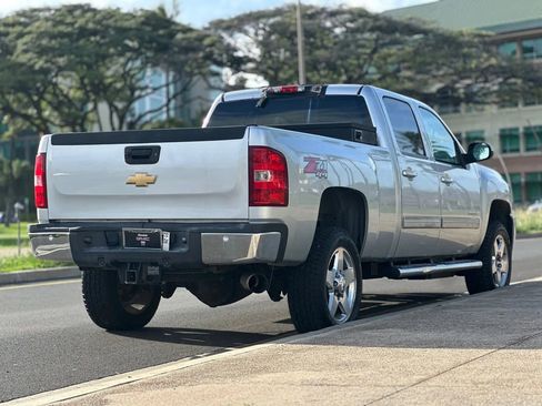 Used 2013 Chevrolet Silverado 2500 LTZ w/ LTZ Plus Package AWD/4WD image 5