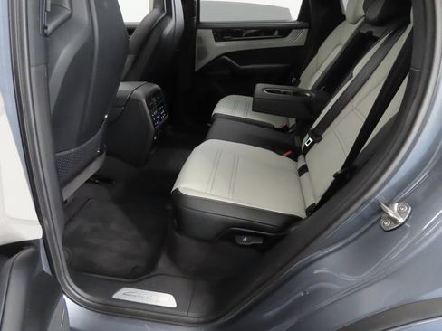 Certified 2026 Porsche Cayenne S AWD/4WD image 44