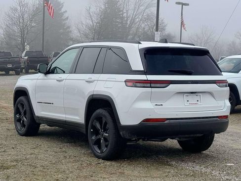 New 2026 Jeep Grand Cherokee Limited w/ Limited Altitude Package AWD/4WD image 8