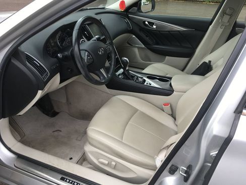 Used 2017 INFINITI Q50 3.0t Premium w/ 3.0T Premium Plus Package RWD image 4