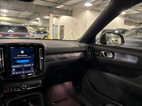 Certified 2023 Volvo XC40 Recharge Ultimate w/ Protection Package Premier AWD/4WD image 24