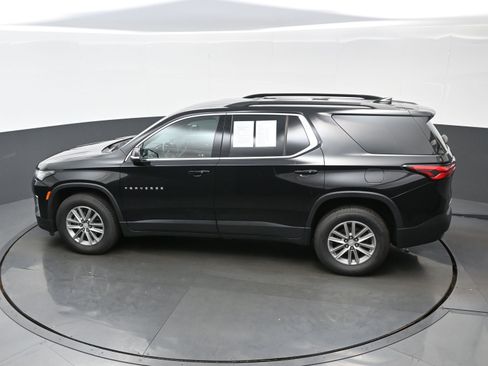Used 2022 Chevrolet Traverse LT image 36