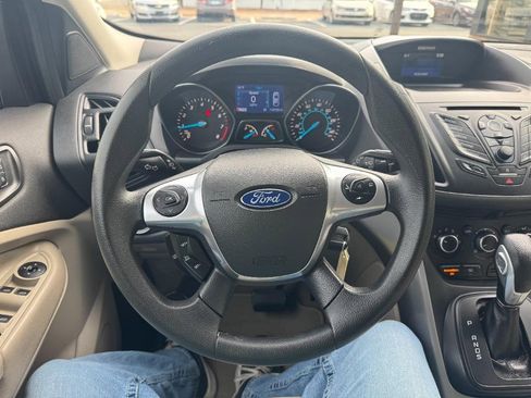 Used 2015 Ford Escape SE image 14