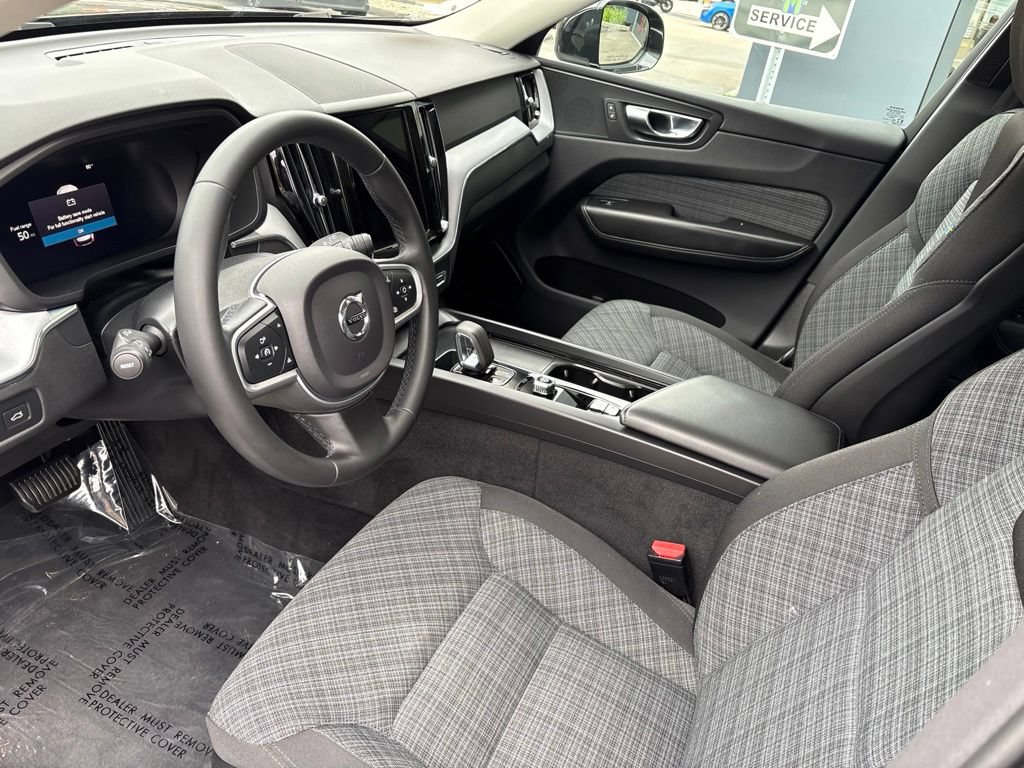 Used 2022 Volvo XC60 B5 Momentum AWD/4WD image 12