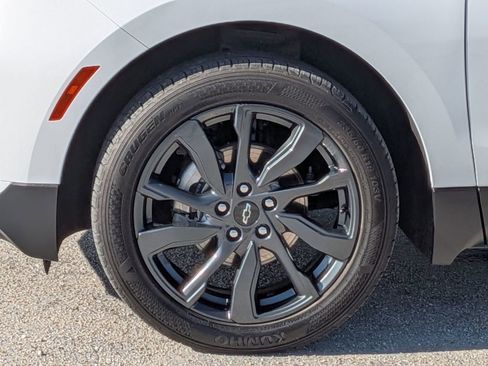 Used 2023 Chevrolet Equinox RS AWD/4WD image 12