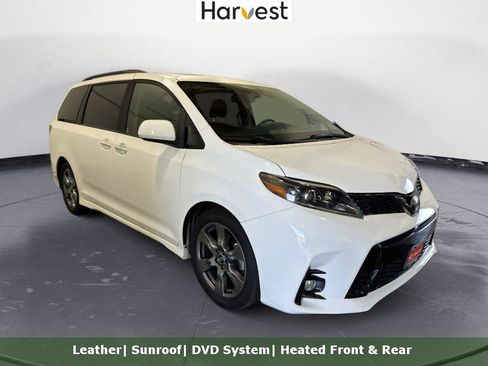 Used 2018 Toyota Sienna SE Premium FWD image 1