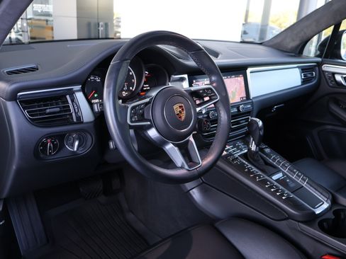 Used 2020 Porsche Macan Turbo AWD/4WD image 15