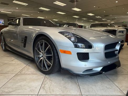 Used 2011 Mercedes-Benz SLS AMG Coupe image 3