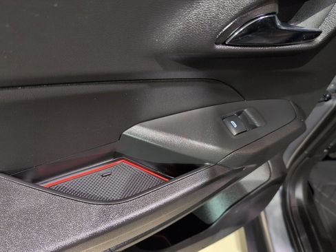 Used 2025 Chevrolet Trax RS w/ Driver Confidence Package image 28