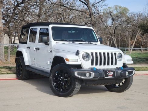 Used 2023 Jeep Wrangler Unlimited Sahara w/ Cold Weather Group image 2