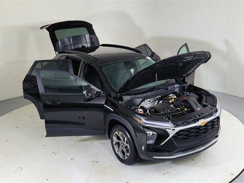 New 2026 Chevrolet Trax LT image 24