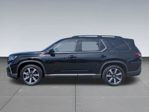 Certified 2025 Honda Pilot Touring image 2