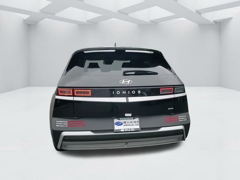 New 2025 Hyundai Ioniq 5 SE image 6