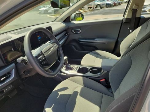Used 2025 Kia K4 FWD image 14