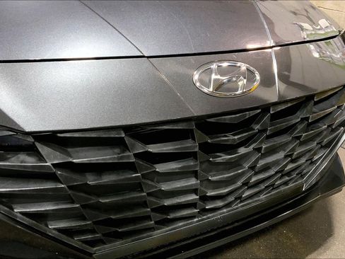 Used 2021 Hyundai Elantra SEL image 29