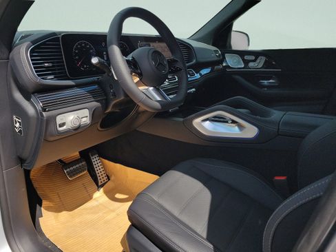 New 2026 Mercedes-Benz GLS 580 4MATIC image 19