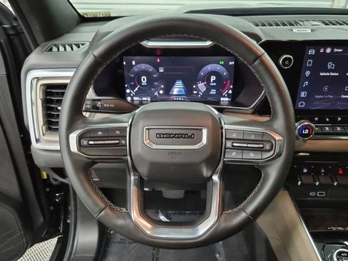 Used 2025 GMC Canyon Denali AWD/4WD image 26