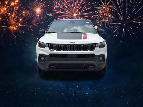 Used 2025 Jeep Compass Trailhawk AWD/4WD image 36