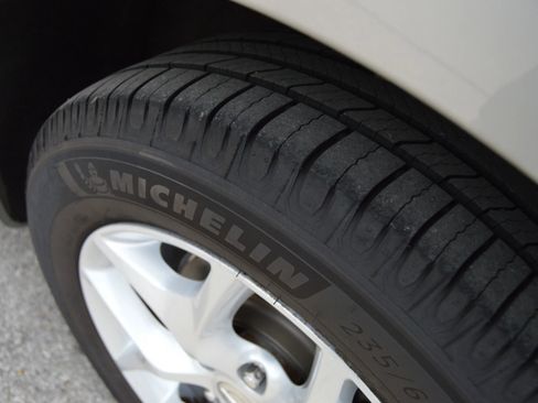 Used 2018 Chrysler Pacifica Touring-L w/ Advanced Safetytec Group image 24