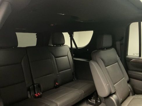 Certified 2023 Chevrolet Suburban High Country w/ LPO, Illumination Package image 32