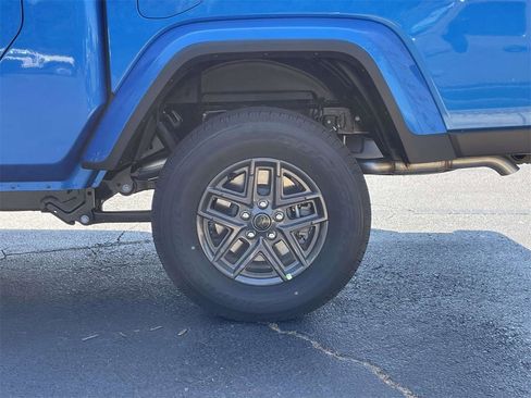 New 2025 Jeep Gladiator Sport image 38