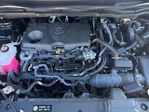 Used 2024 Toyota Sienna LE image 34