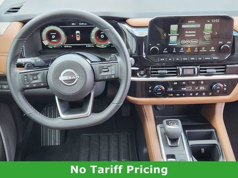 Certified 2025 Nissan Pathfinder Platinum image 27