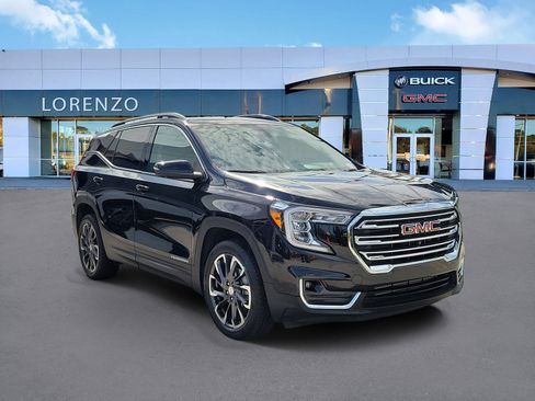 Used 2023 GMC Terrain SLT w/ Tech Package FWD image 3