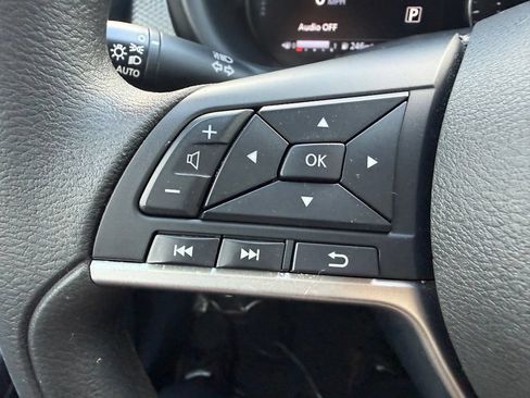 Used 2021 Nissan Kicks SV FWD image 17