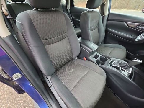 Certified 2017 Nissan Rogue S image 25