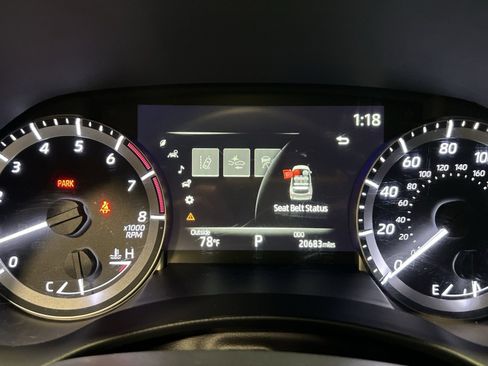 Used 2023 Toyota Highlander XLE image 17