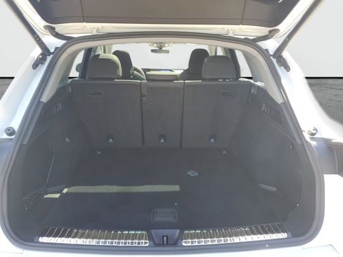 Used 2025 Audi Q5 Premium Plus w/ Premium Plus AWD/4WD image 9