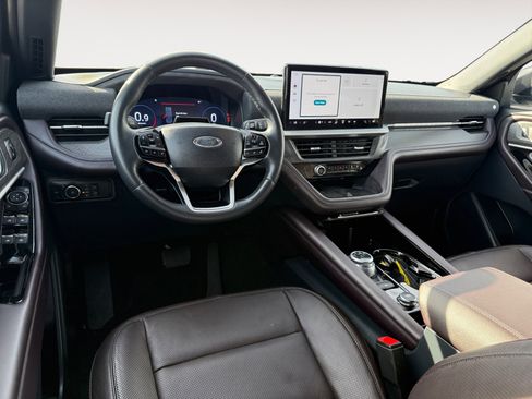 Certified 2025 Ford Explorer Platinum w/ LUX Leather Package image 15