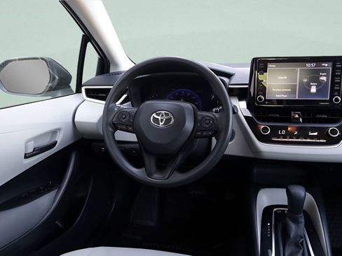 Certified 2022 Toyota Corolla LE FWD image 30