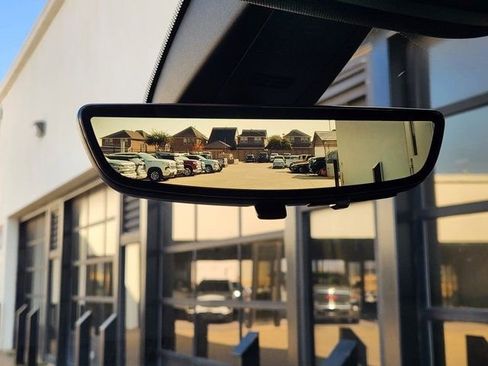 Used 2023 Chevrolet Traverse RS image 21