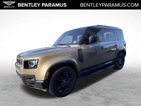 Used 2025 Land Rover Defender 110 X-Dynamic SE AWD/4WD image 1