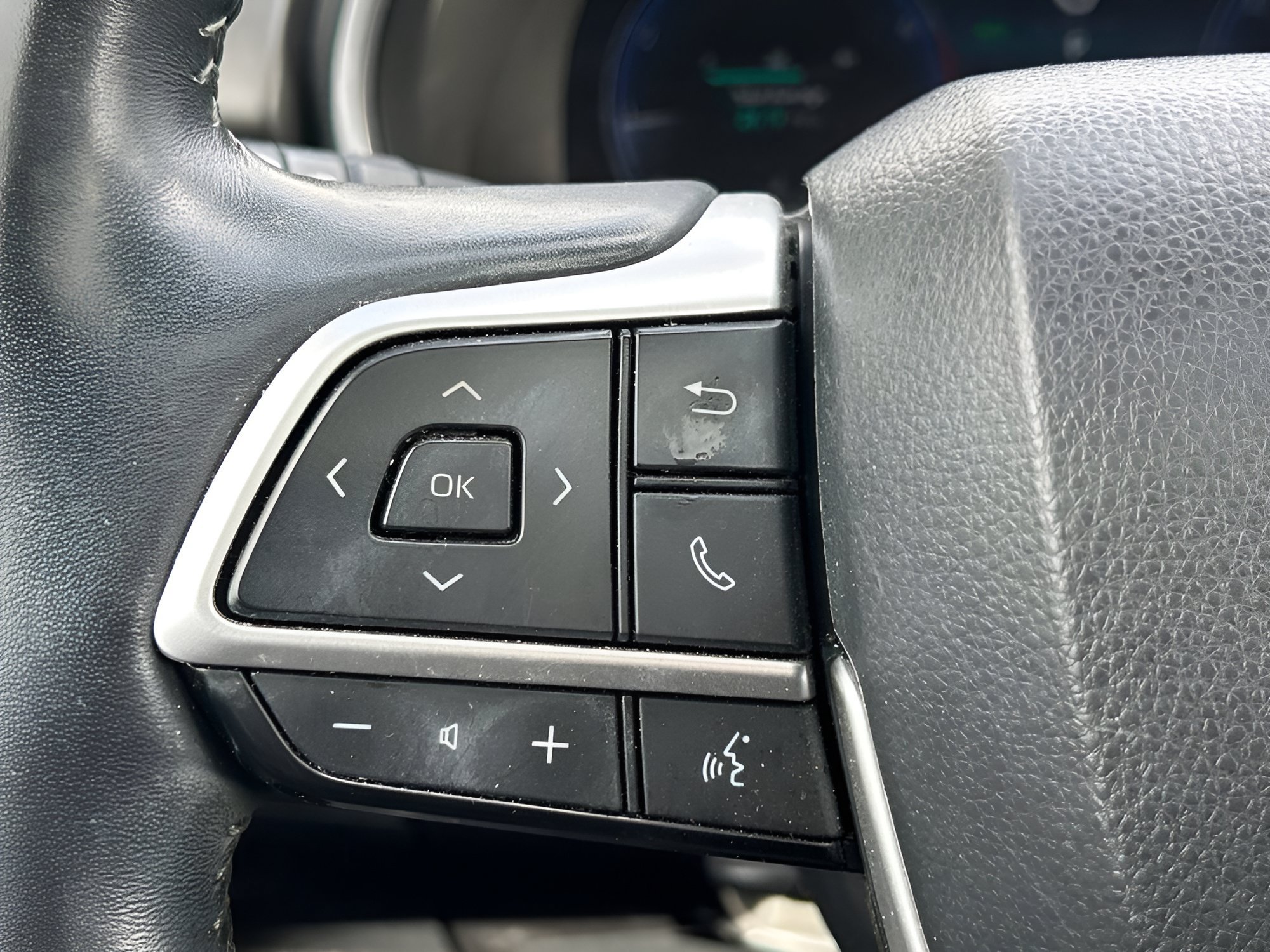 Used 2024 Toyota Highlander Limited AWD/4WD image 26