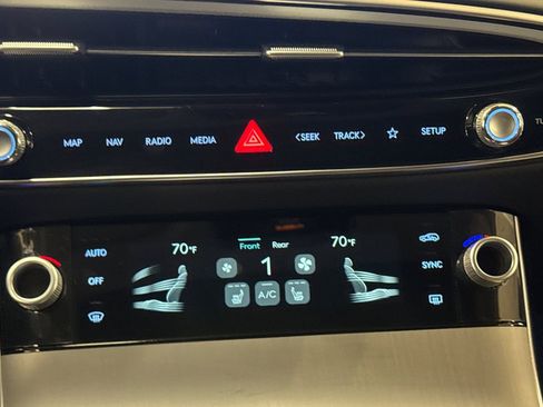 New 2026 Genesis GV70 2.5T Select AWD/4WD image 21