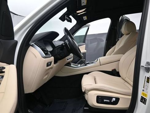 Used 2021 BMW X5 xDrive40i w/ Convenience Package AWD/4WD image 16