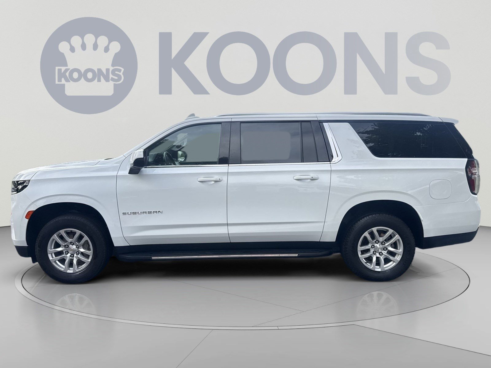 Used 2024 Chevrolet Suburban LT AWD/4WD image 2