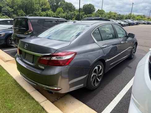 Used 2016 Honda Accord EX image 5