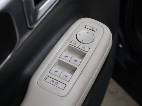 Used 2025 Hyundai Santa Fe SEL FWD image 19