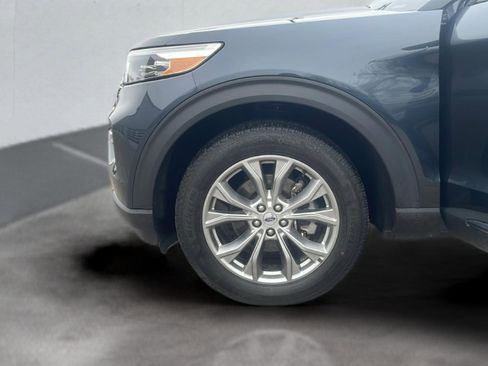 Used 2023 Ford Explorer XLT w/ Equipment Group 202A image 24