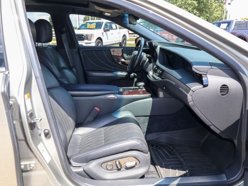 Used 2018 Lexus LS 500 AWD w/ Interior Upgrade Package image 33