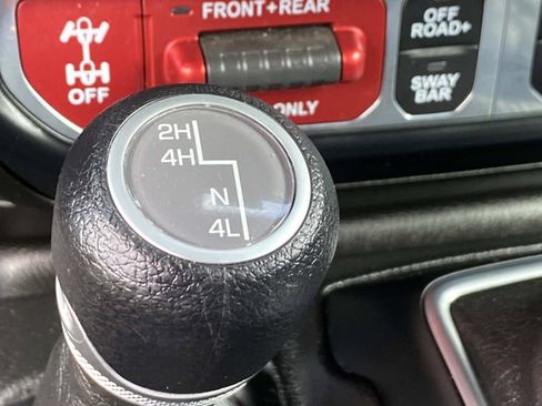 Used 2024 Jeep Wrangler Unlimited Rubicon AWD/4WD image 18