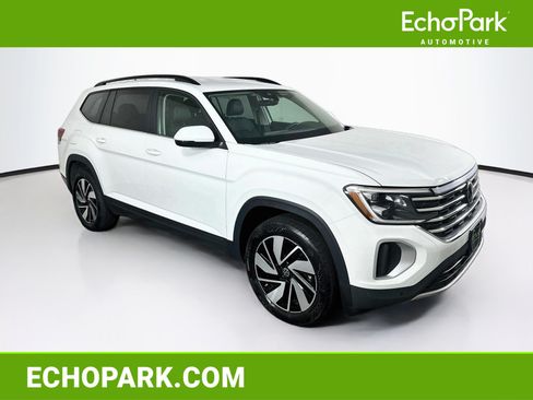 Used 2025 Volkswagen Atlas SE FWD image 1