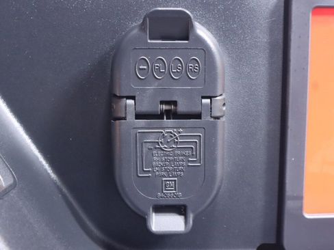 Used 2020 GMC Sierra 1500 4x4 Crew Cab w/ Sierra Value Package image 33