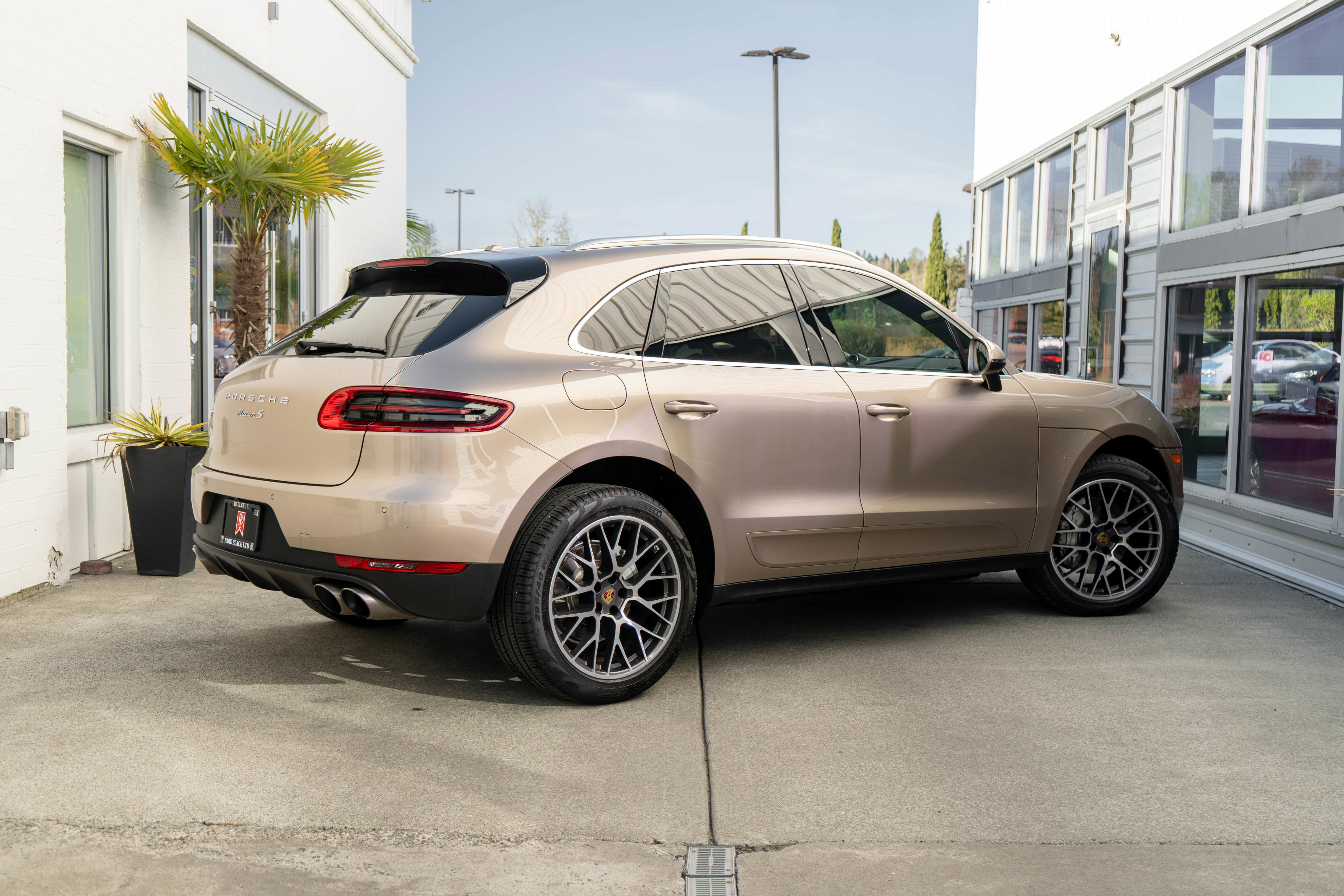 Used 2017 Porsche Macan S w/ Premium Package Plus AWD/4WD image 7